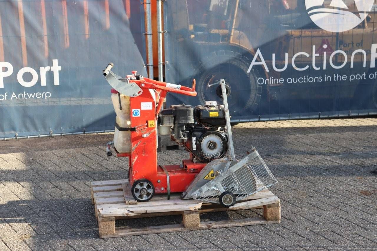 Honda floor saw