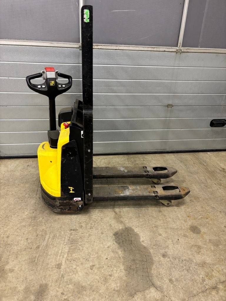 Pallet truck Hyster Electric 