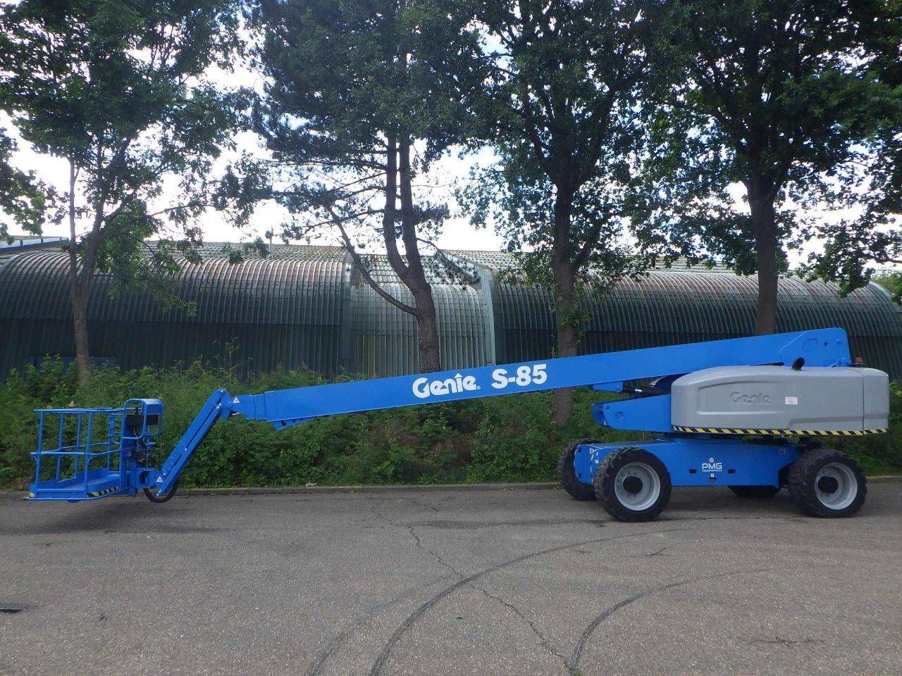 Telescopic boom lift Genie S-85 Diesel 27.91m 2011