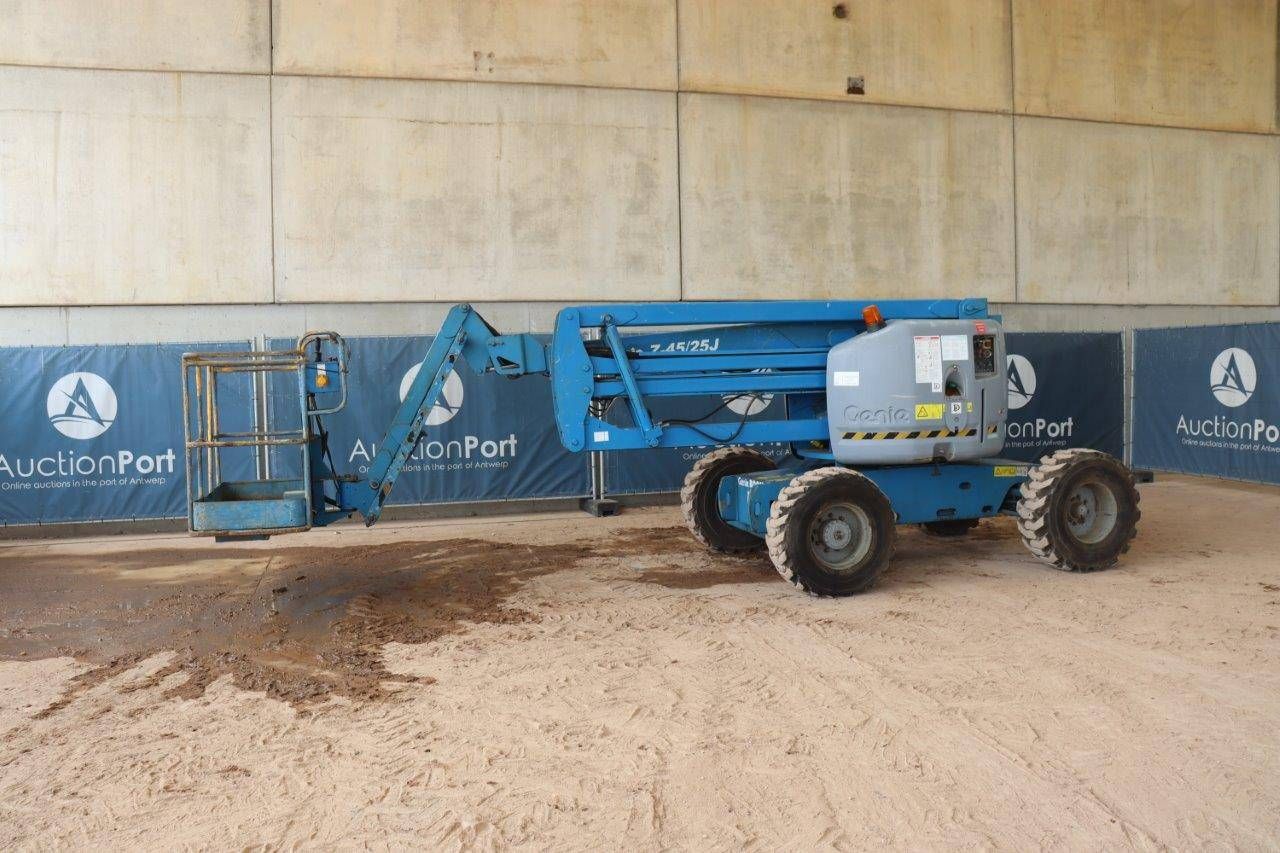 Articulating boom telescopic boom lift Genie Z-45/25J Diesel 15.86m 1999