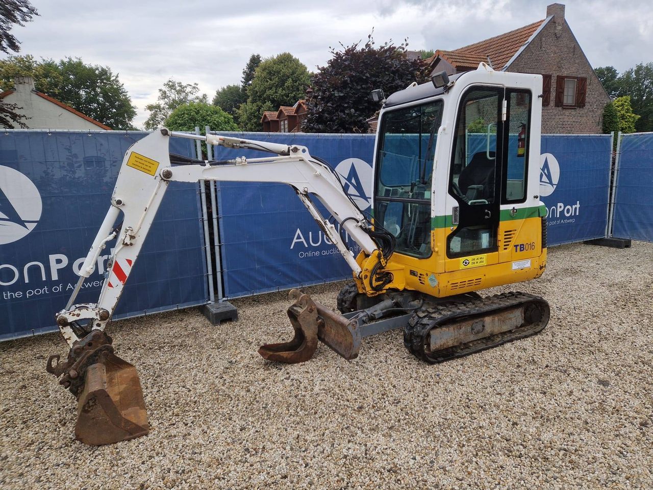 Mini digger Takeuchi TB016 Diesel 14hp 2010