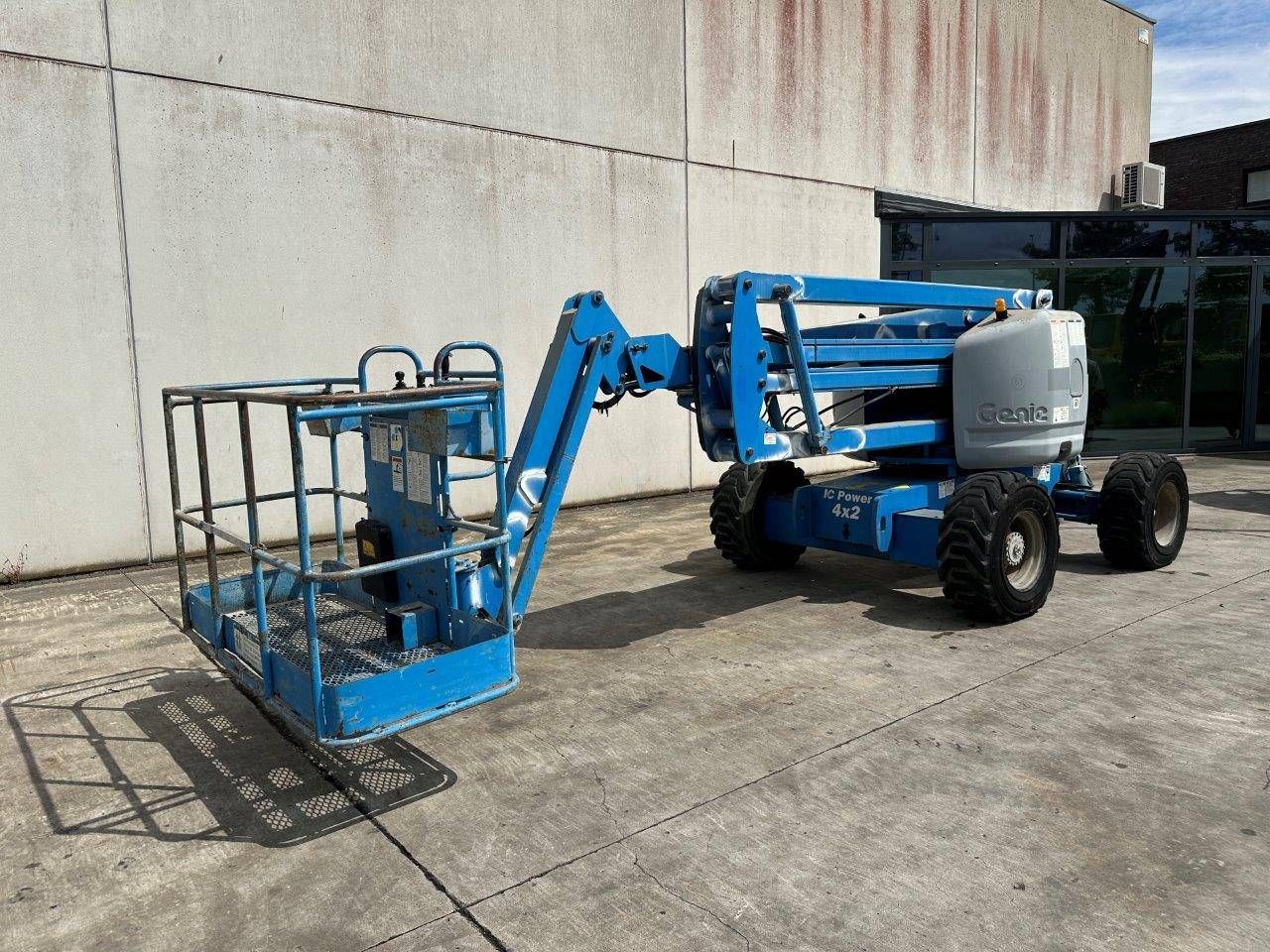 Telescopic articulated boom lift Genie Z45/25J – 2WD Diesel 227kg 15.94m 2000