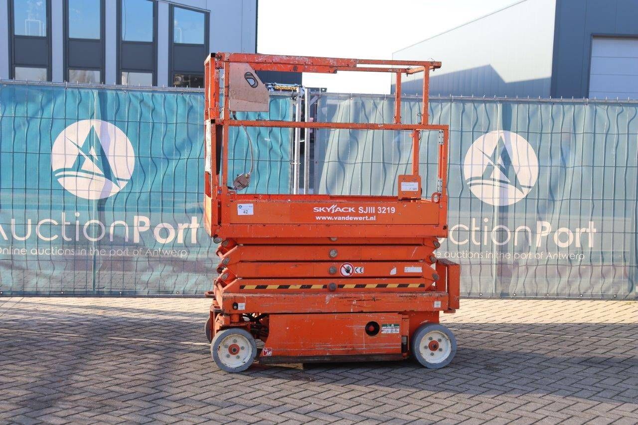 Scissor Lift Skyjack SJIII 3219 Electric 7.9m 2015
