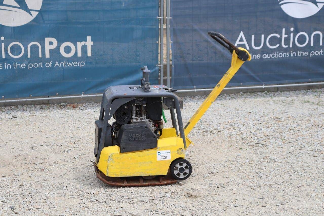 Vibratory plate Wacker Neuson DPU3050He Diesel