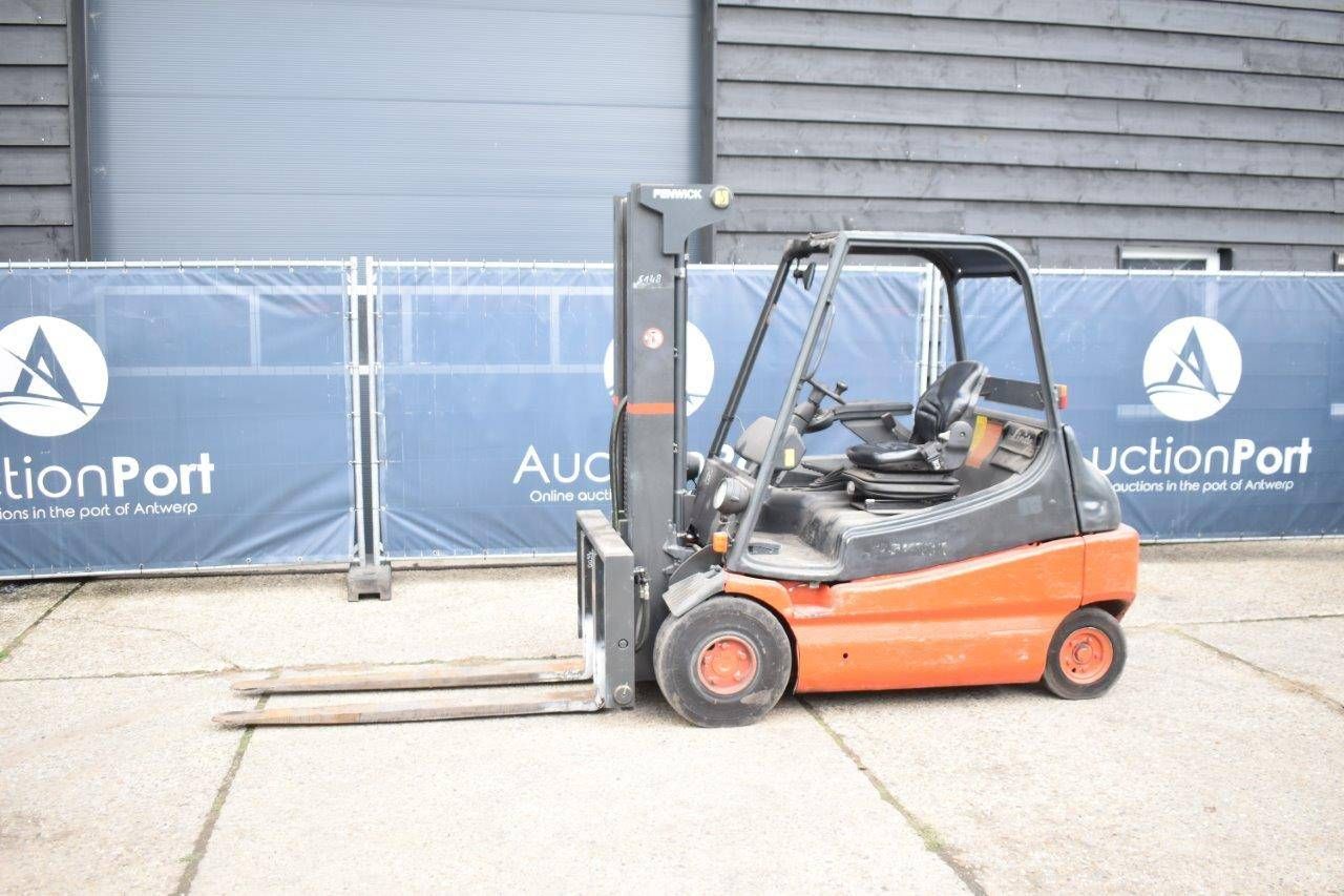 Chariot élévateur Fenwick-Linde E30-02 Électrique 3000kg