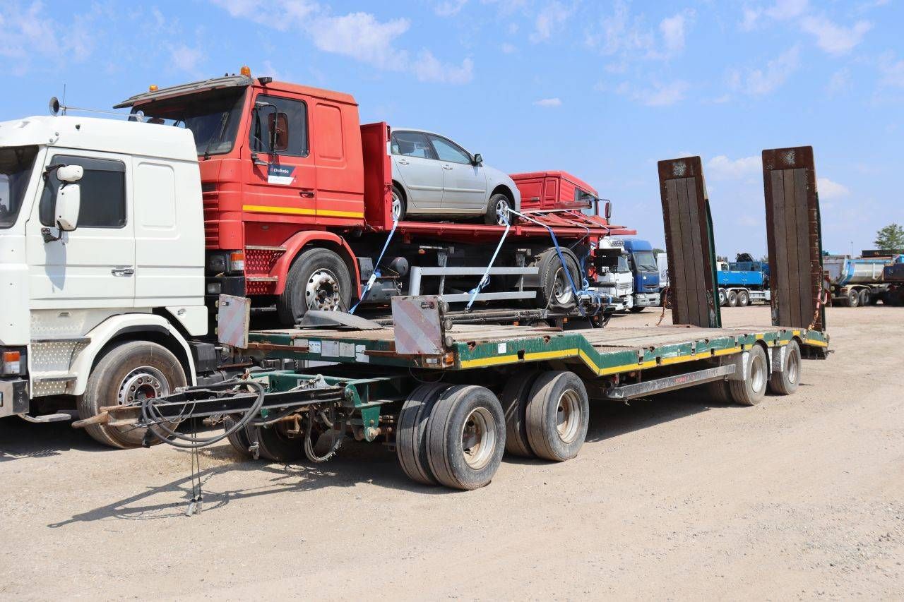 Semi-low loader Schwarzmuller T4 G01VBN1 40000kg 2014