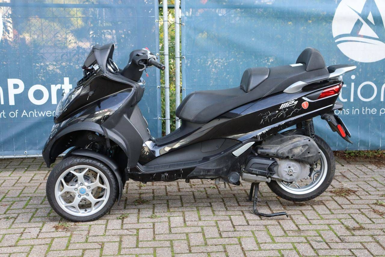 Scooter Piaggio MP3 300ie Business Gasolina 21hp