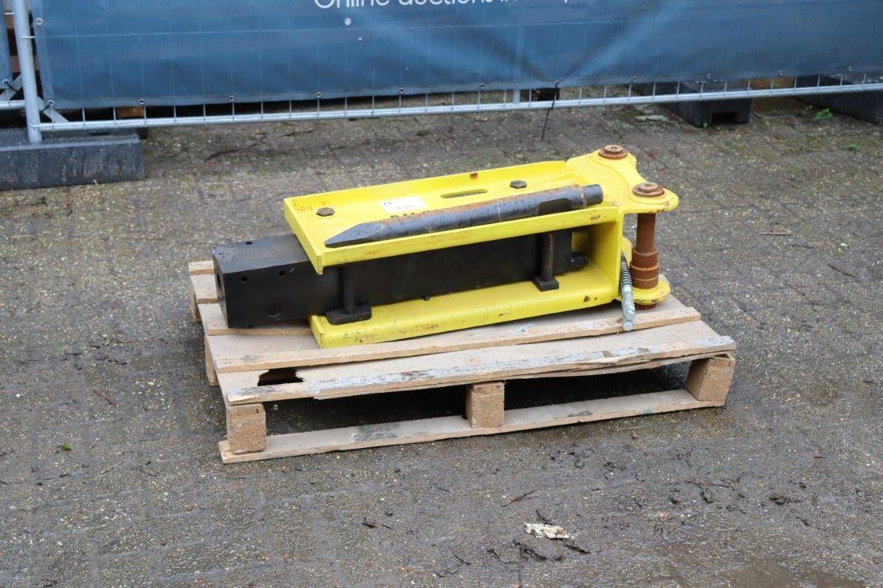 Demolition hammer Pilek 680 
