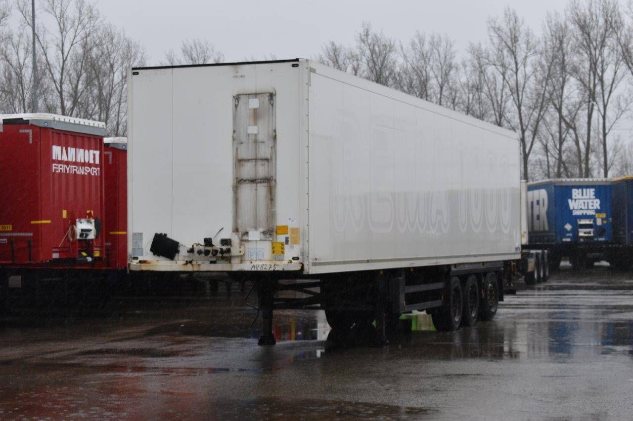 Closed Semi-trailer Schmitz Cargobull SCB*S3B 2014