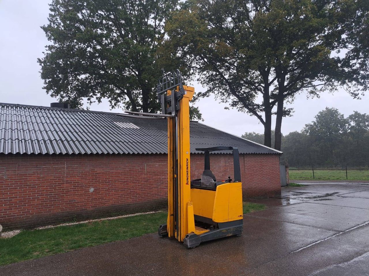 Reach truck Jungheinrich ETV 214 Electric 1400kg