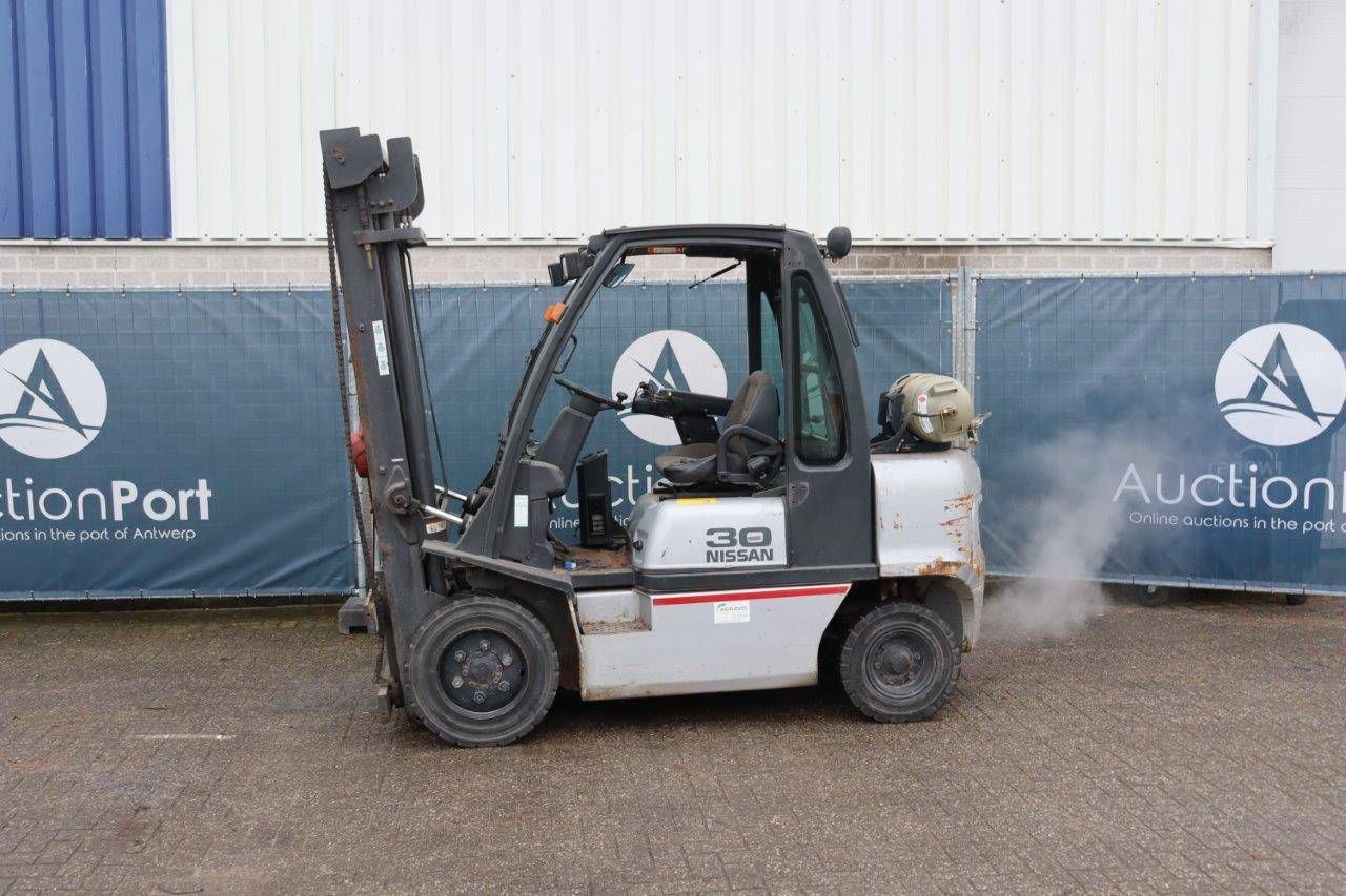 Nissan 30 LPG Forklift 2850kg