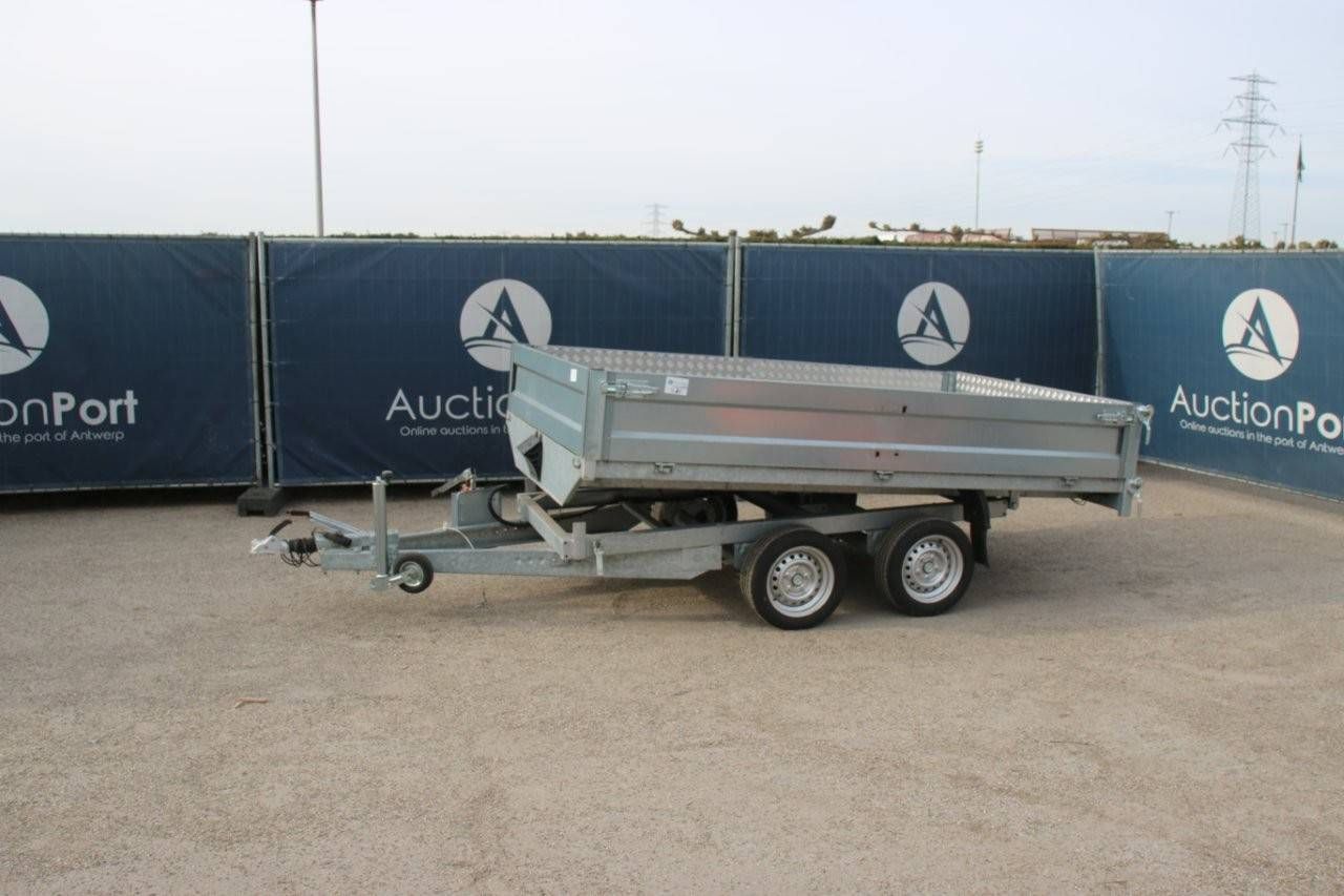 Trailer NIEWIADOW New
