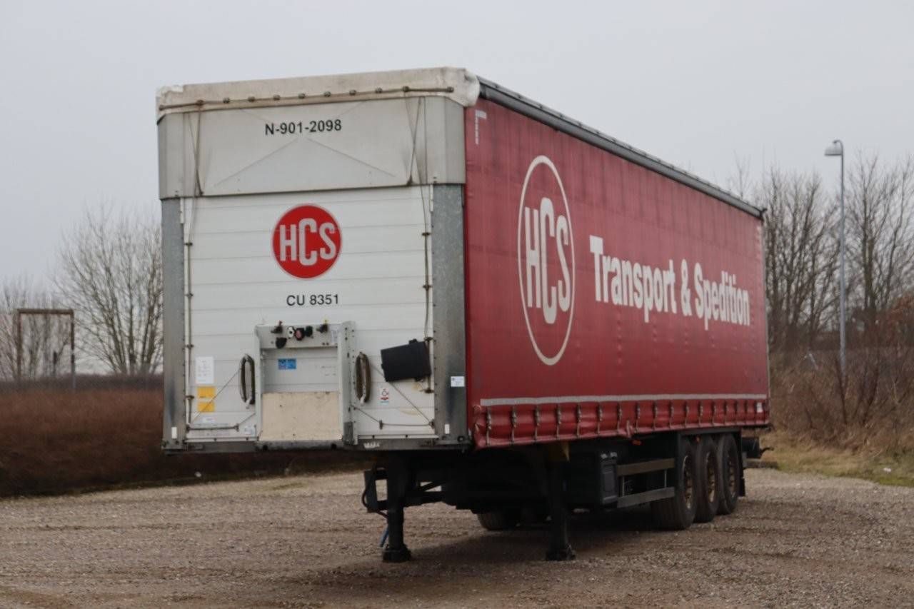 Schmitz Cargobull SCB S3T 2018 Curtainsider trailer