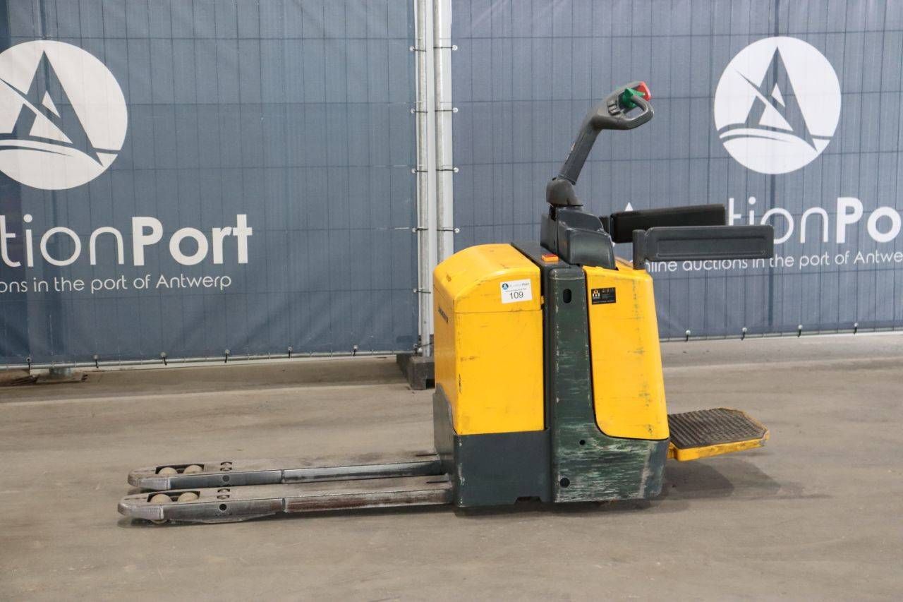 Pallet truck Jungheinrich ERE 220 2000kg