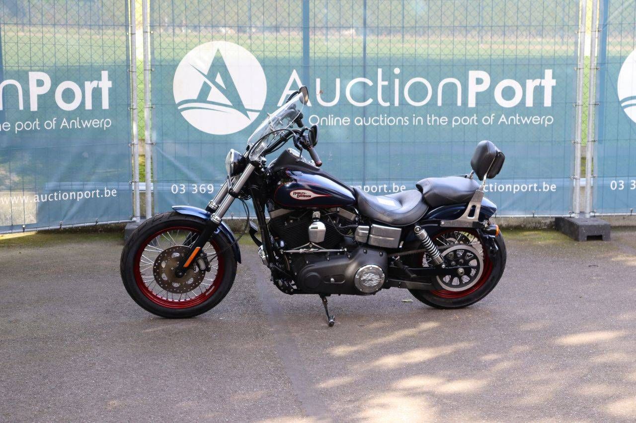 Motor Harley-Davidson DYNA STREET BOB Benzine 2013