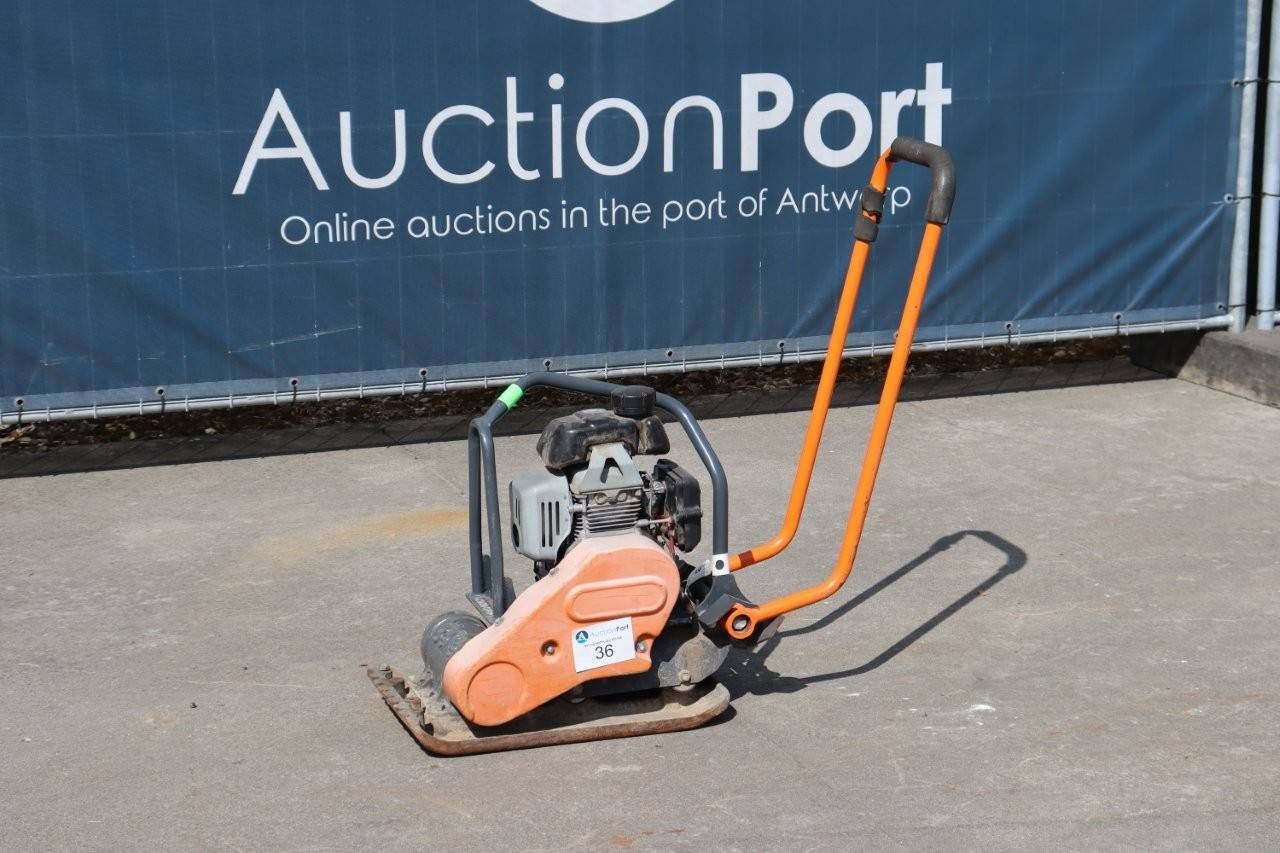 Vibrating plate Belle LC3228 Petrol 2015