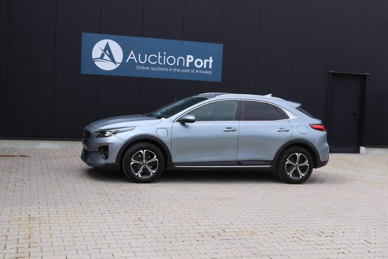 SUV Kia Xceed Electric/Petrol 104hp 2020 (Margin)