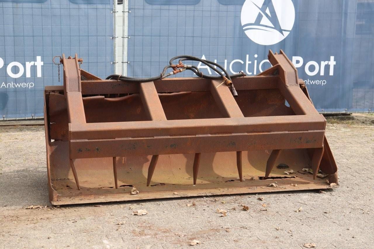 Pelican box