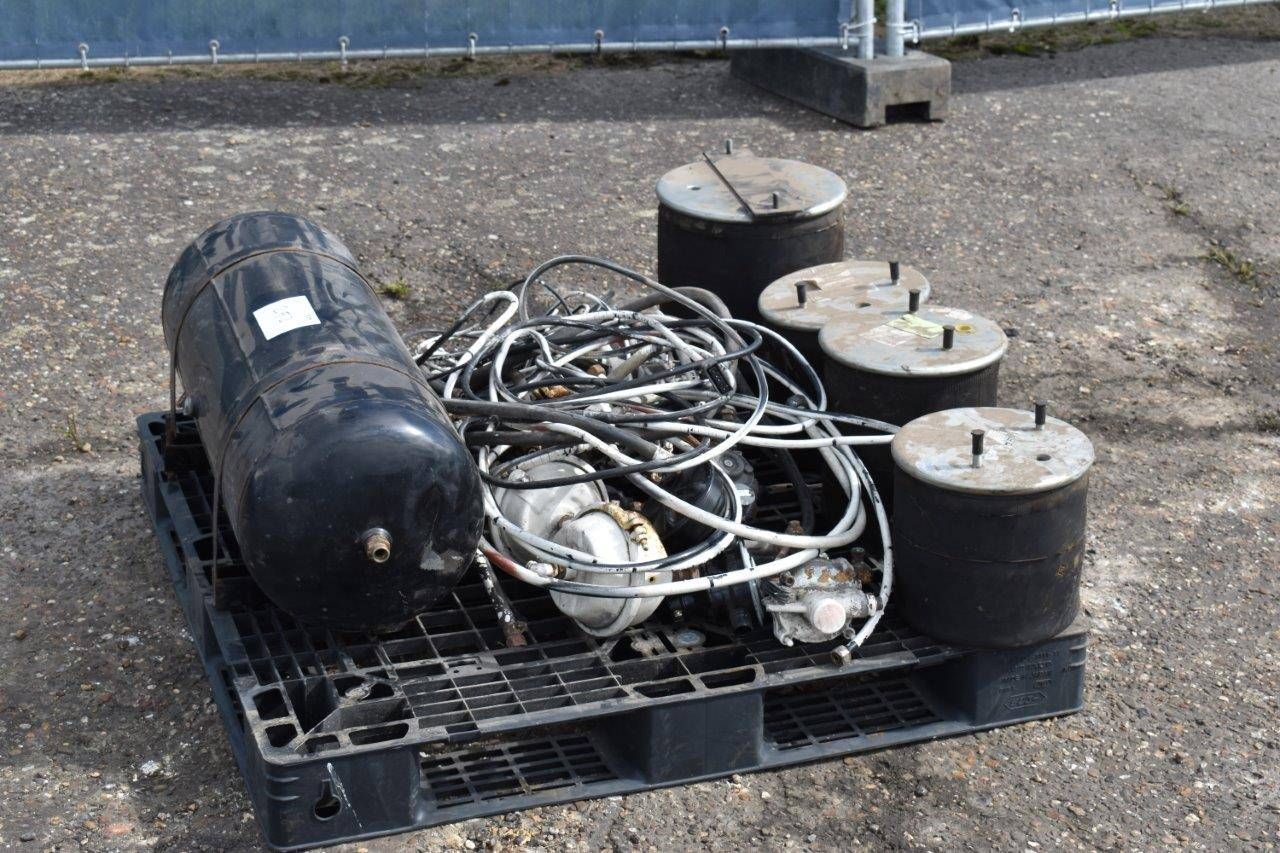 Low loader parts
