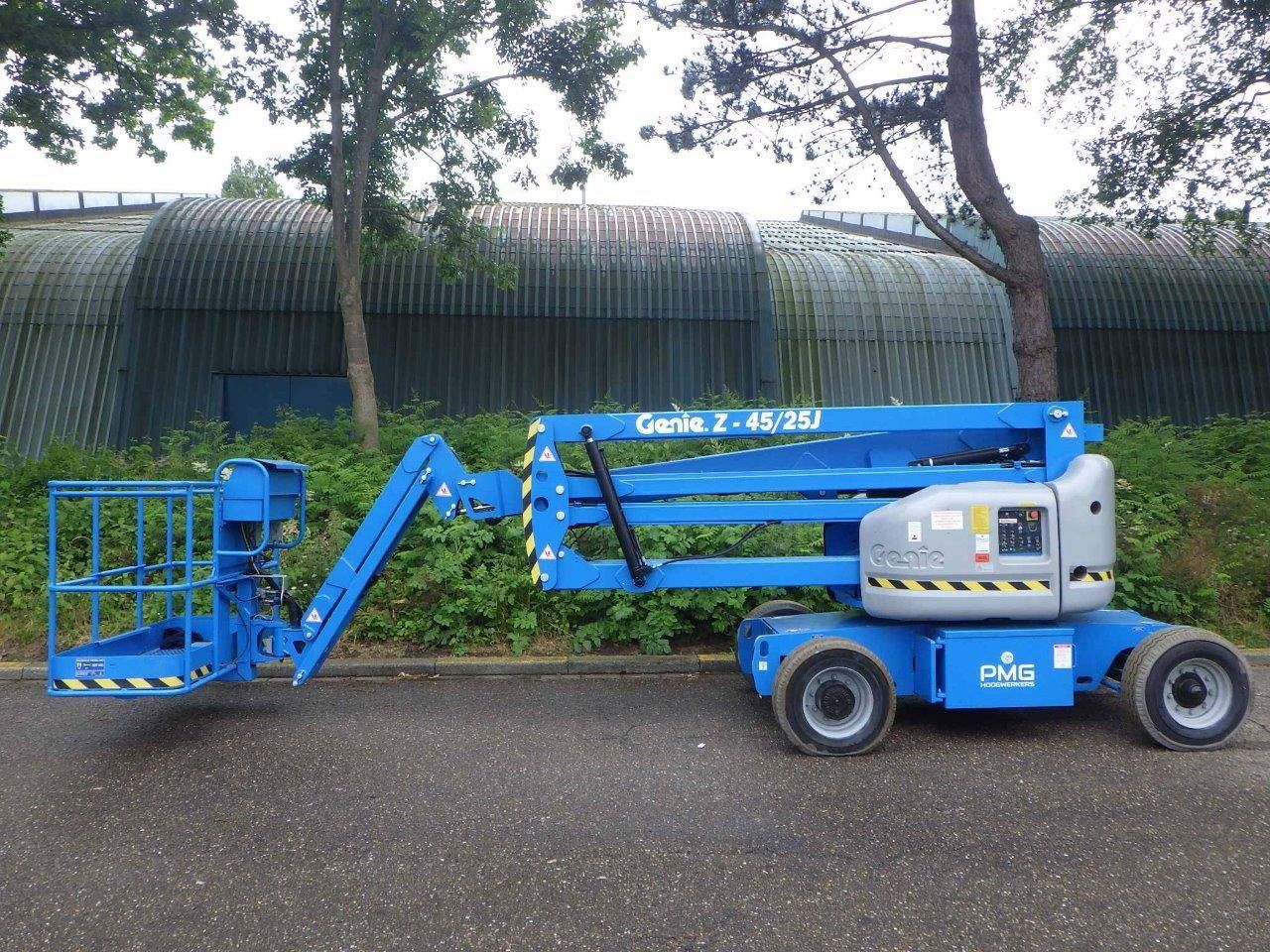 Articulated boom lift Genie Z-45/25J DC Electric 15.92m 2007