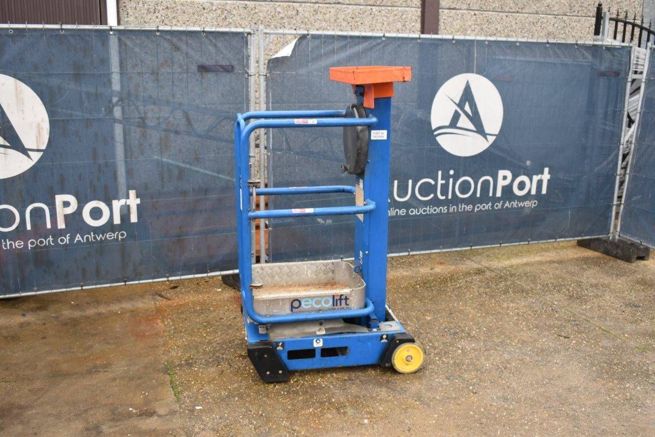 Mast lift Power Tower Pecolift Manual 3.5m