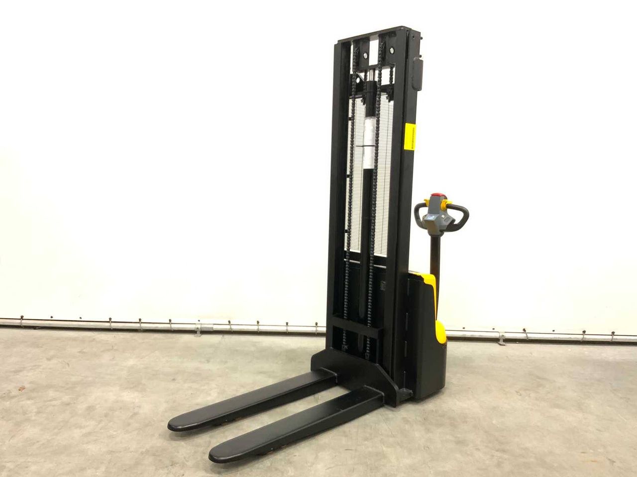 Stacker RTE 6184 Electric 1500kg 3.5m 2024 New