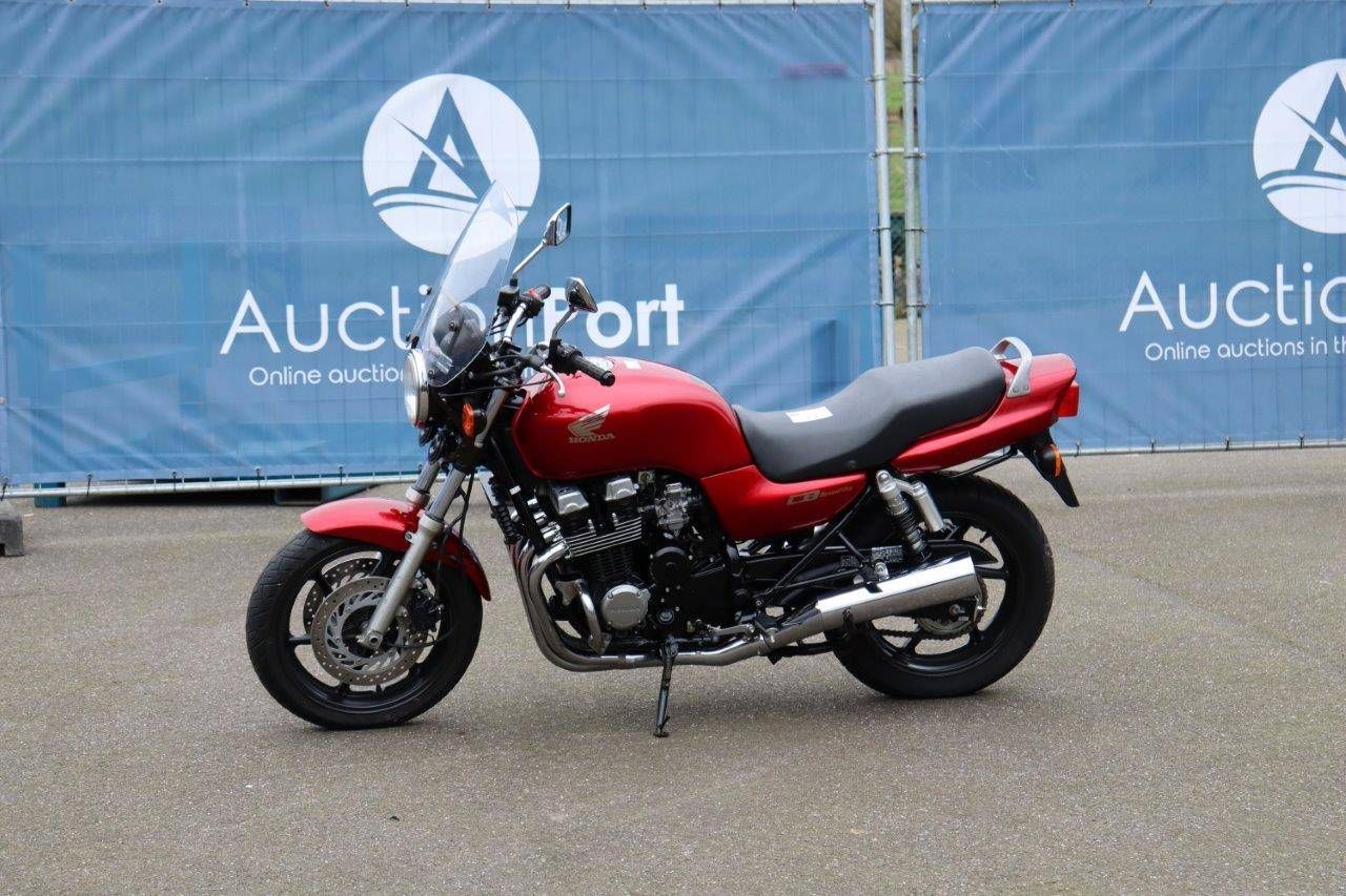 Motorcycle Honda CB 750 Petrol (Margin)
