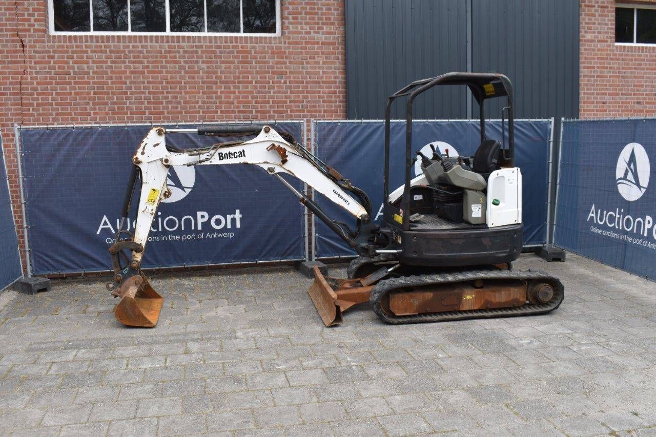Mini digger Bobcat E26 Diesel