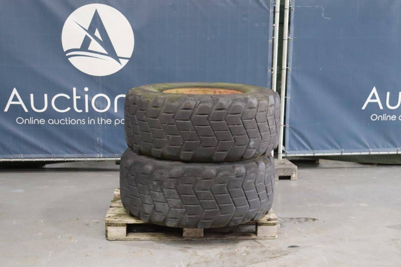 Lot of Tires De Molen 445/65R 22.5
