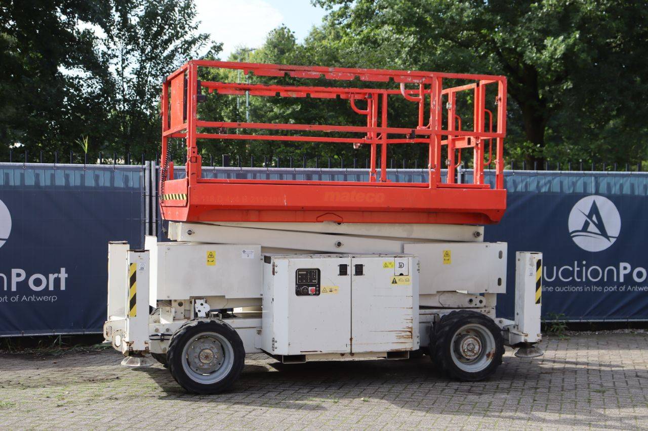 Scissor lift Genie GS3369RT Diesel 11.75m 2015