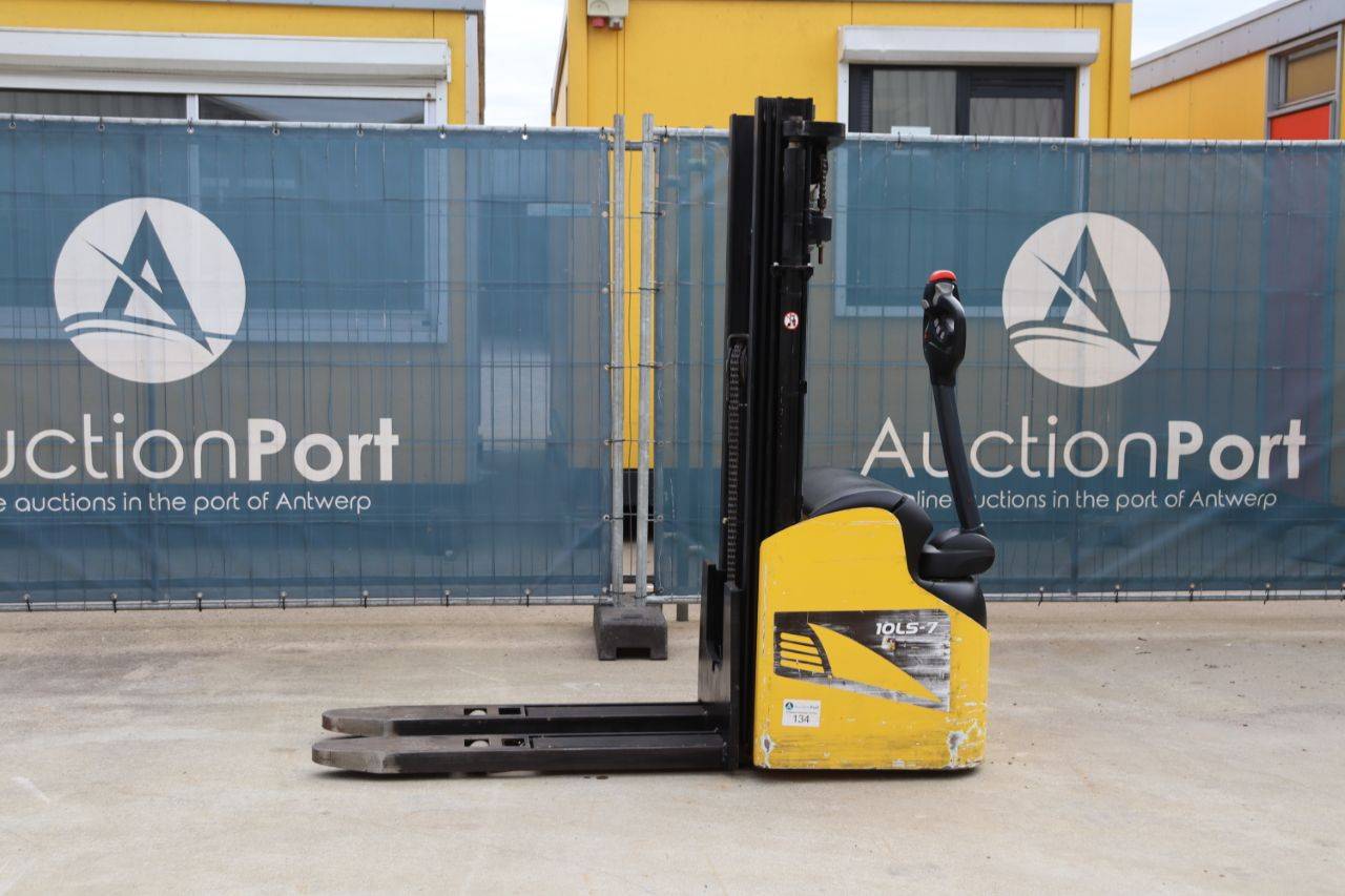 Stacker Hyundai 10 LS-7 Electric 1000kg 4.2m 2009