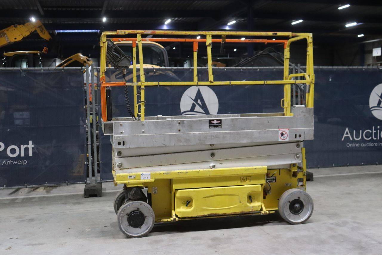Piattaforma a forbice JLG 2030ES elettrica 8,10 m 2010