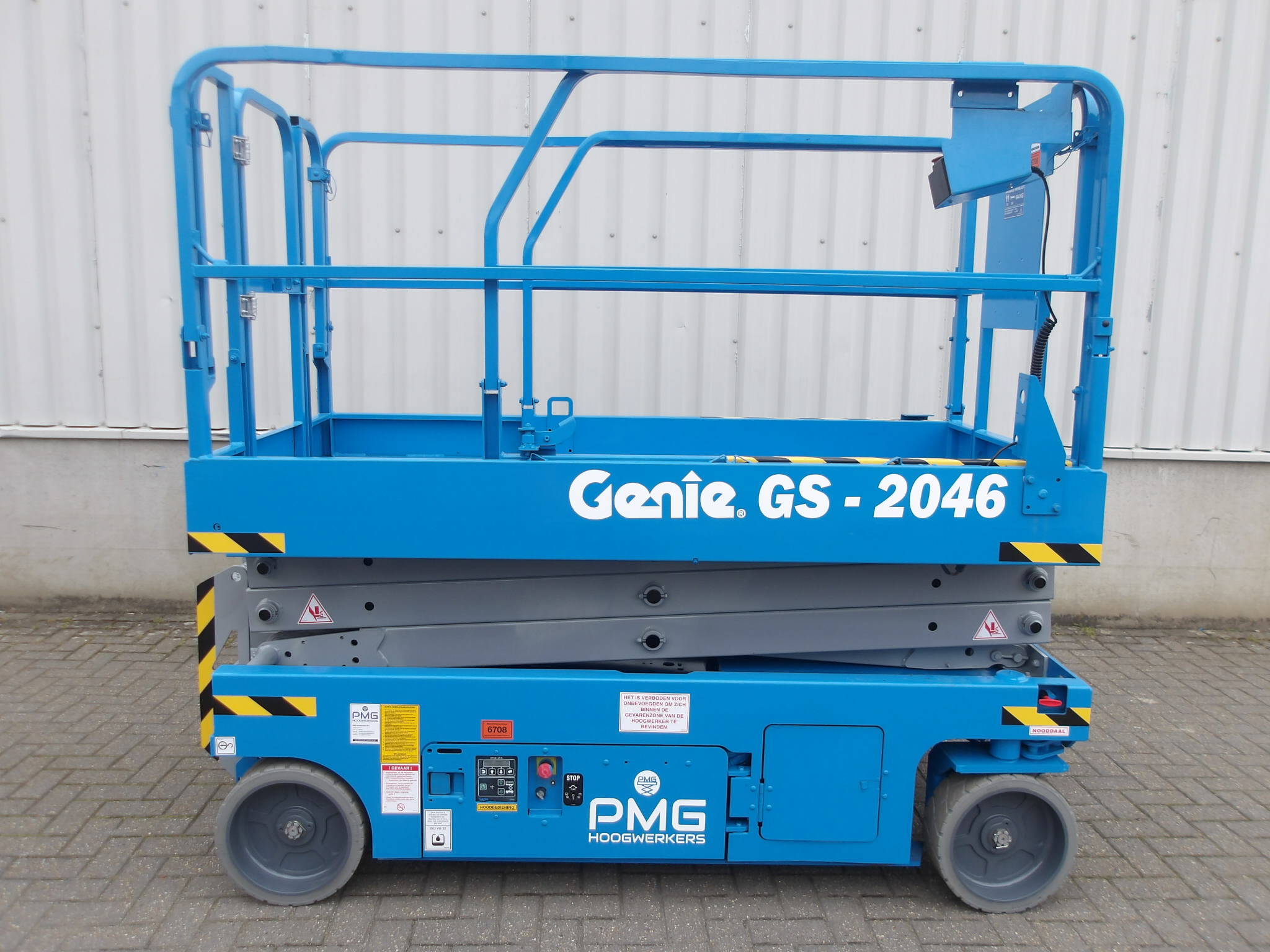 Scissor Lift Genie GS-2046 8.10m Electric 2014