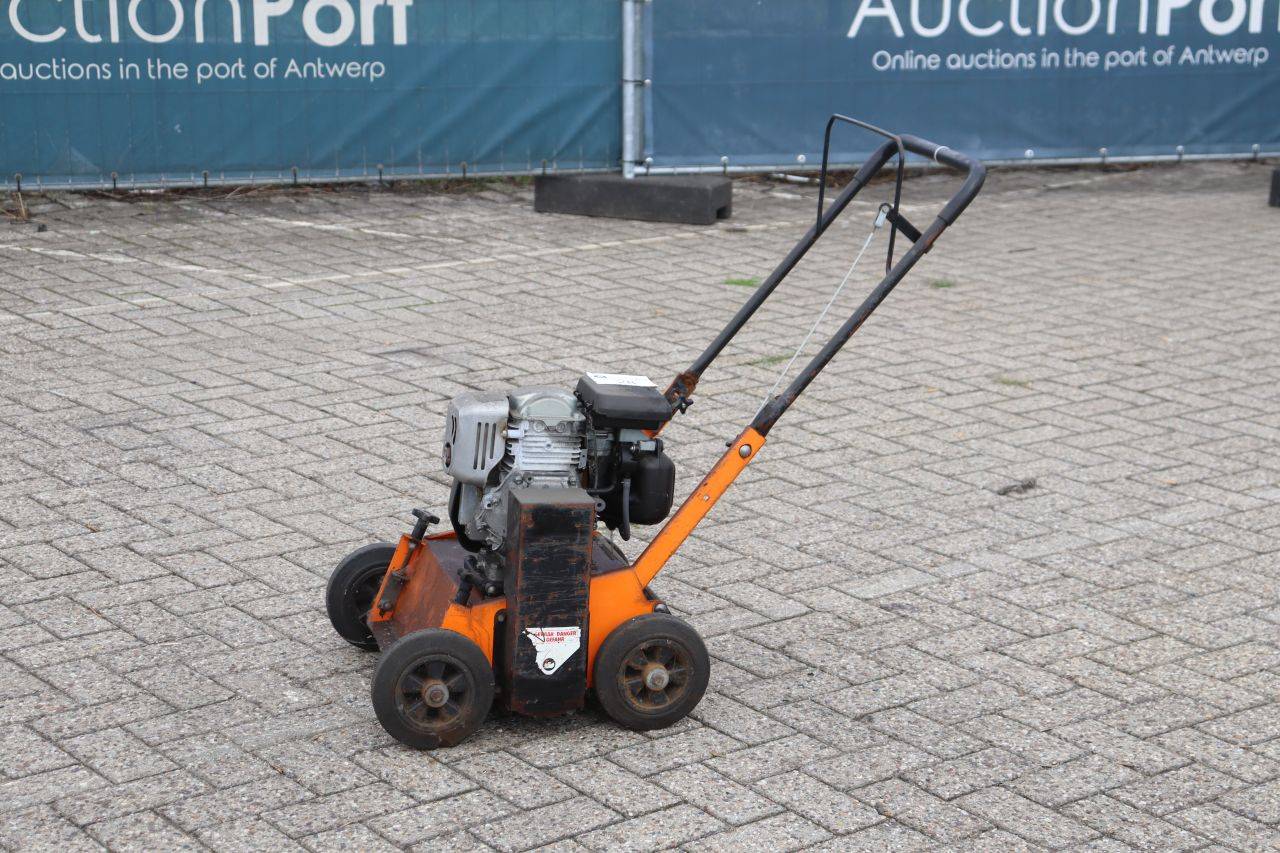 Eliet Petrol Scarifier