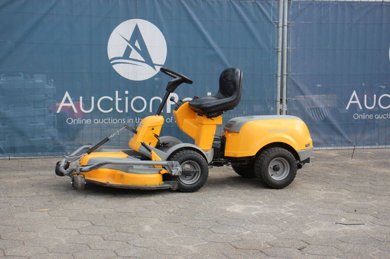 Riding Mower Stiga P901 Petrol 11.8kW 2010 (Margin)