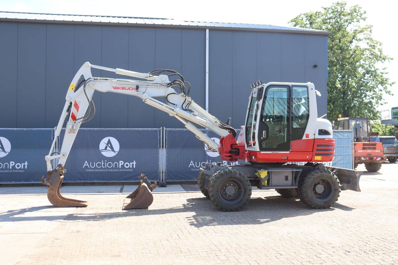 Wheel excavator Takeuchi TB295W Diesel 85kW 2021