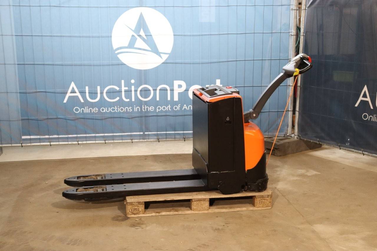 Toyota LWE200 Electric Pallet Truck 2000kg 2018