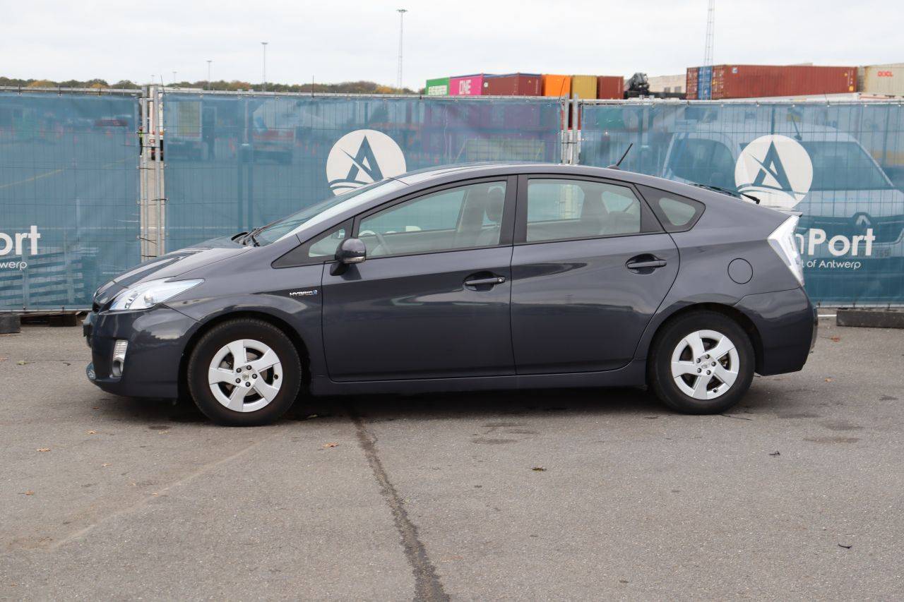 Pkw Toyota Prius Benzin-Hybrid 98 PS 2011 (Marge)
