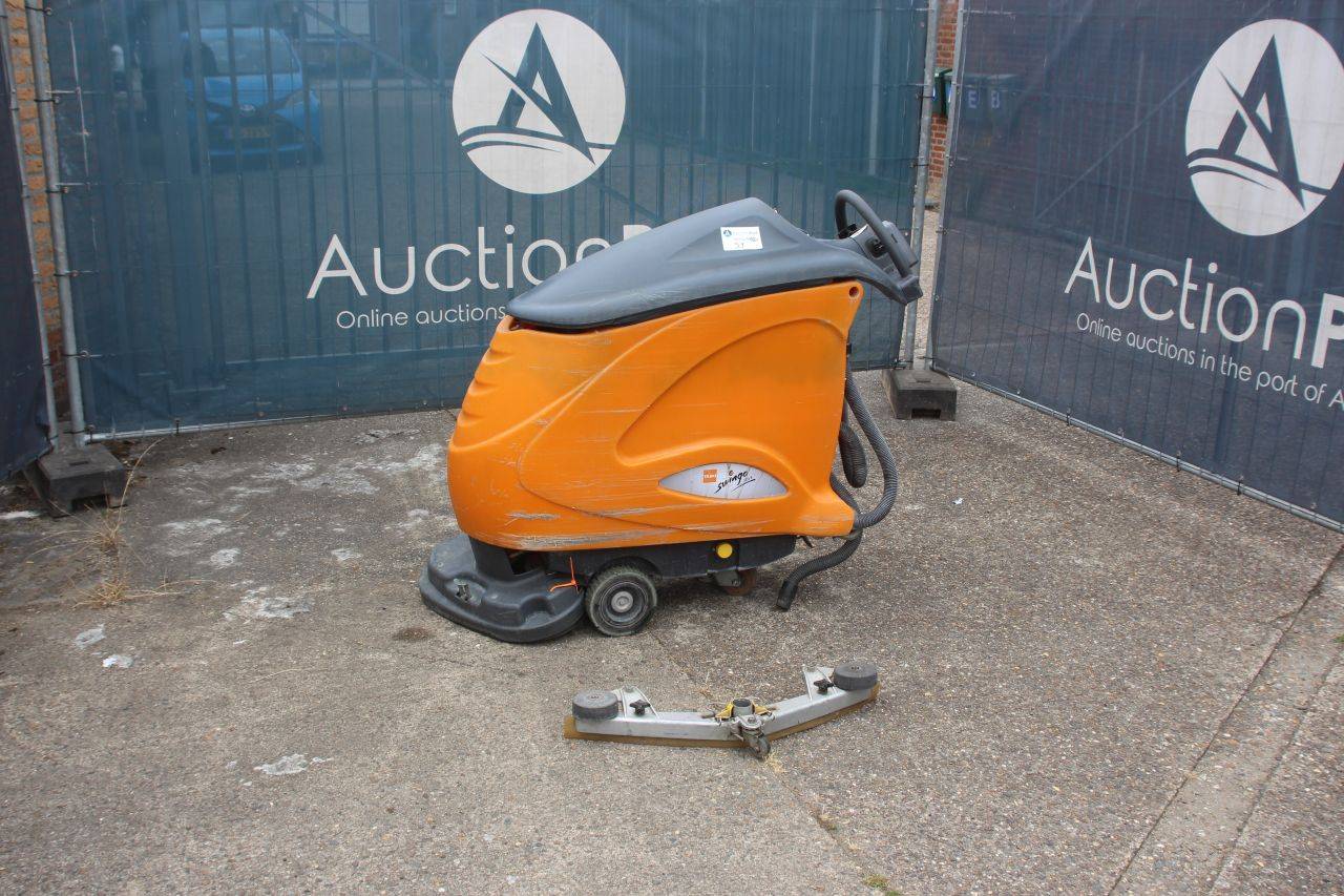 Scrubbing machine Taski Swingo Electric
