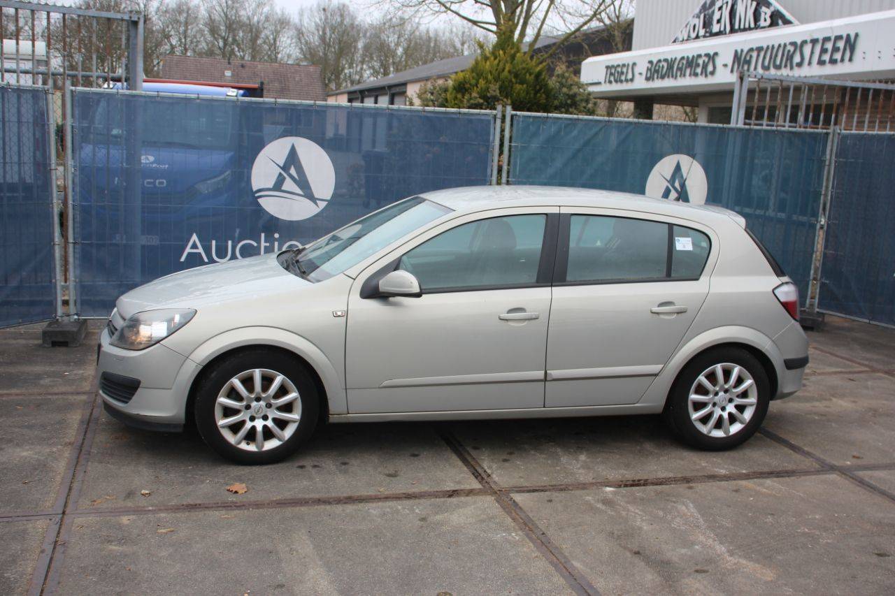 Station wagon Opel ASTRA Petrol 90 hp 2005
