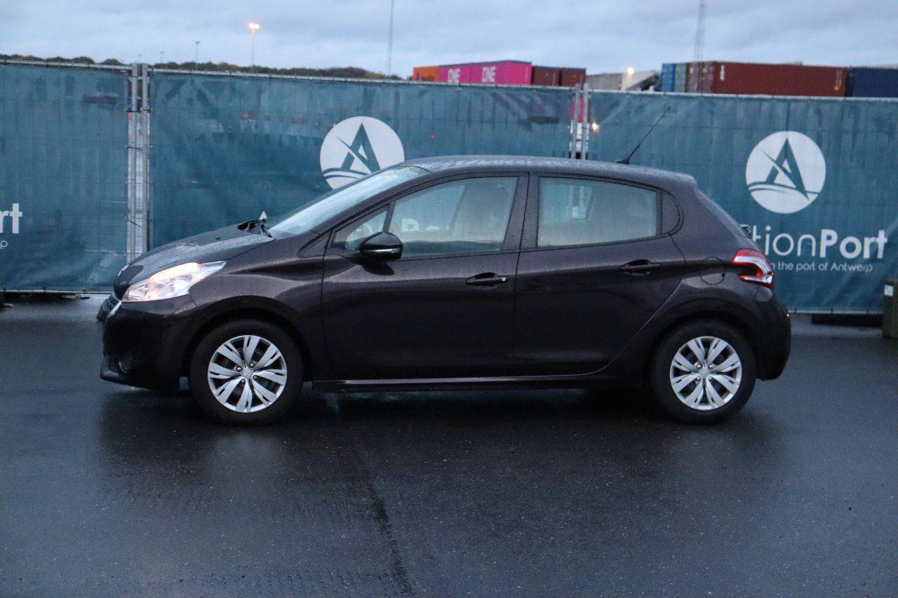 Pkw Peugeot 208 Benzin 68 PS 2014 (Margin)