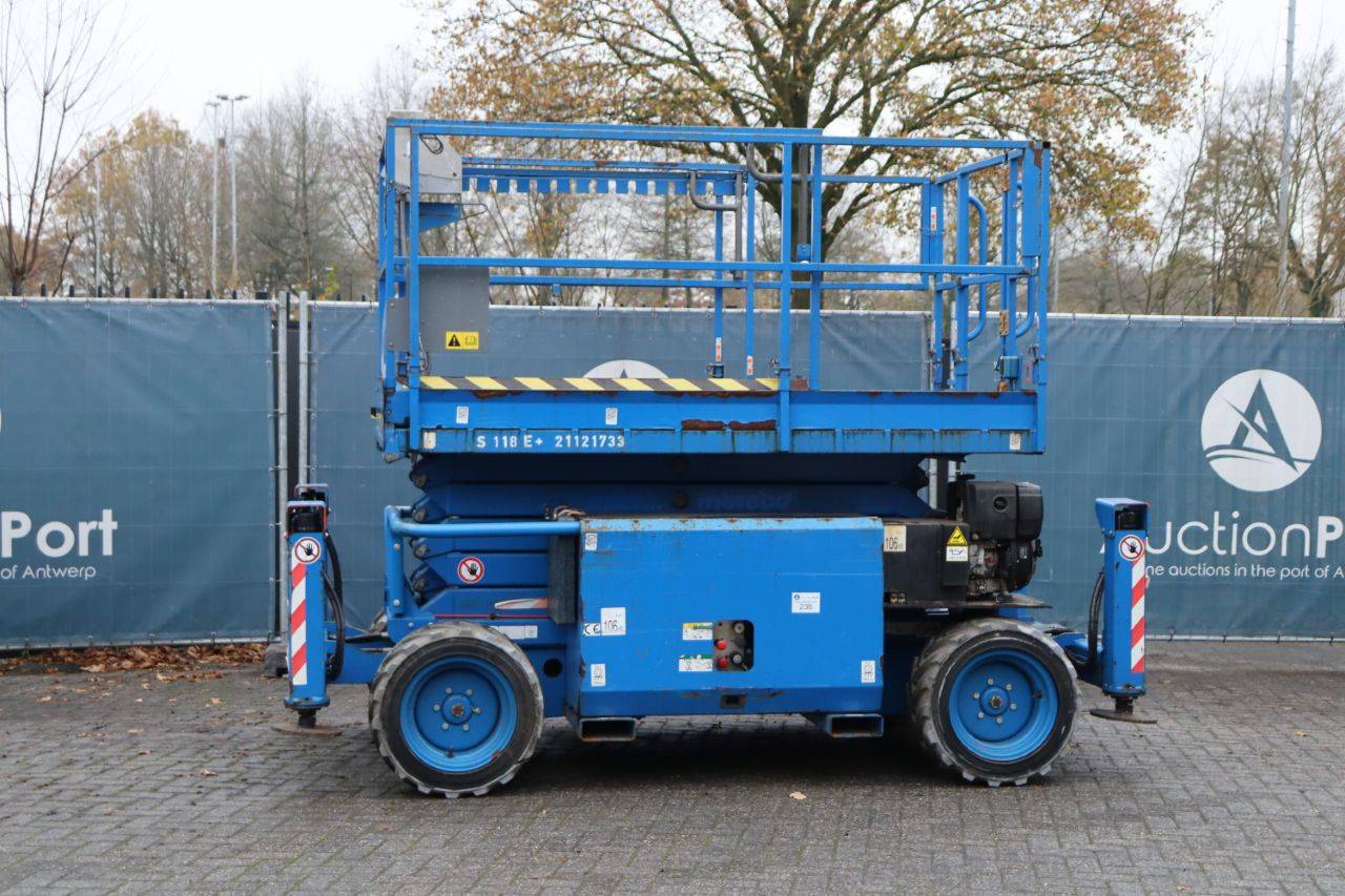 Scissor lift Skyjack SJ6832RTE Diesel 11.7m 2017