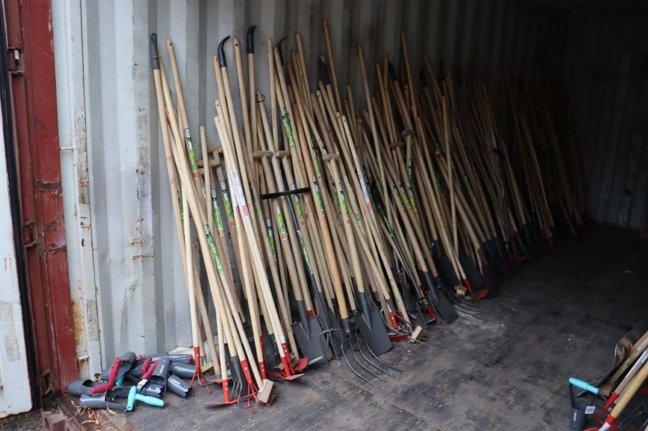 Lot of various garden tools 250 pieces (Margin)