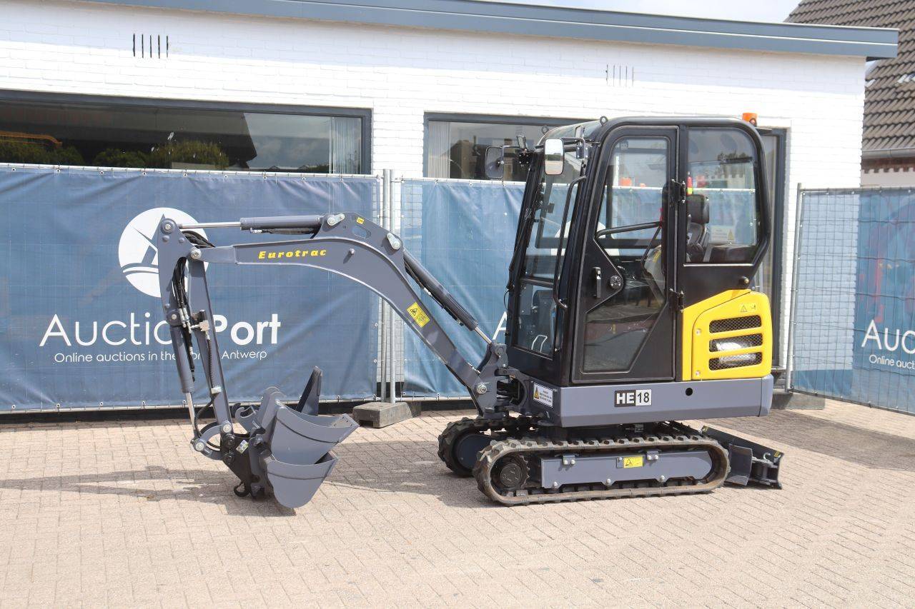 Macchine - Miniescavatori - Carrelli elevatori - Accessori - Attrezzature