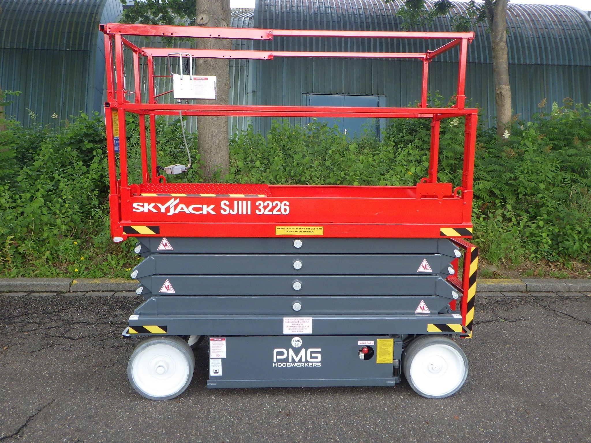 Scissor lift Skyjack SJ3226 9.92m Electric 2018