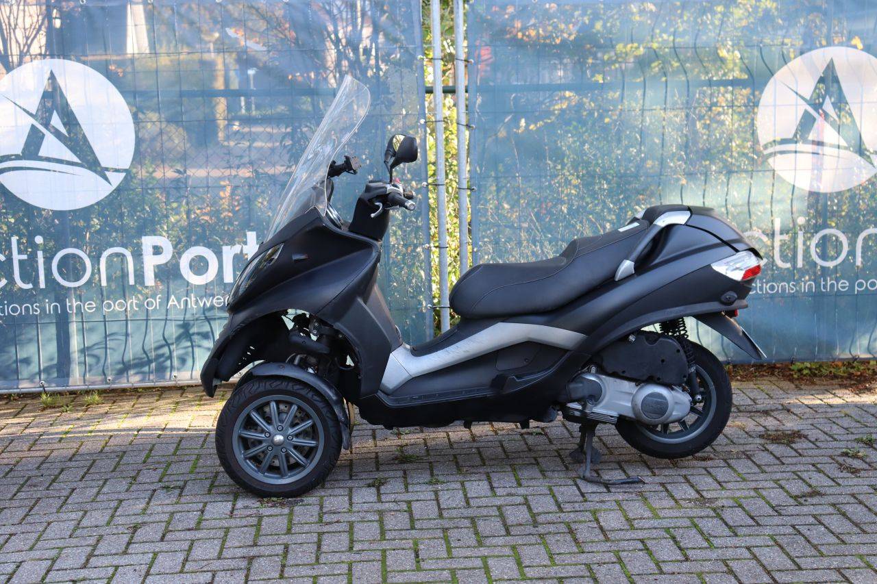Scooter Piaggio MP3 125 gasolina 15 CV