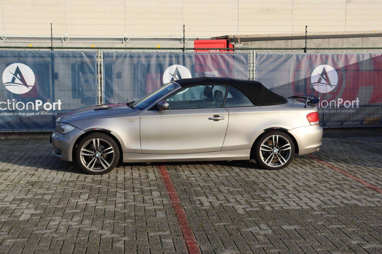 Convertible BMW 1 Petrol 143 hp 2010 (Margin)