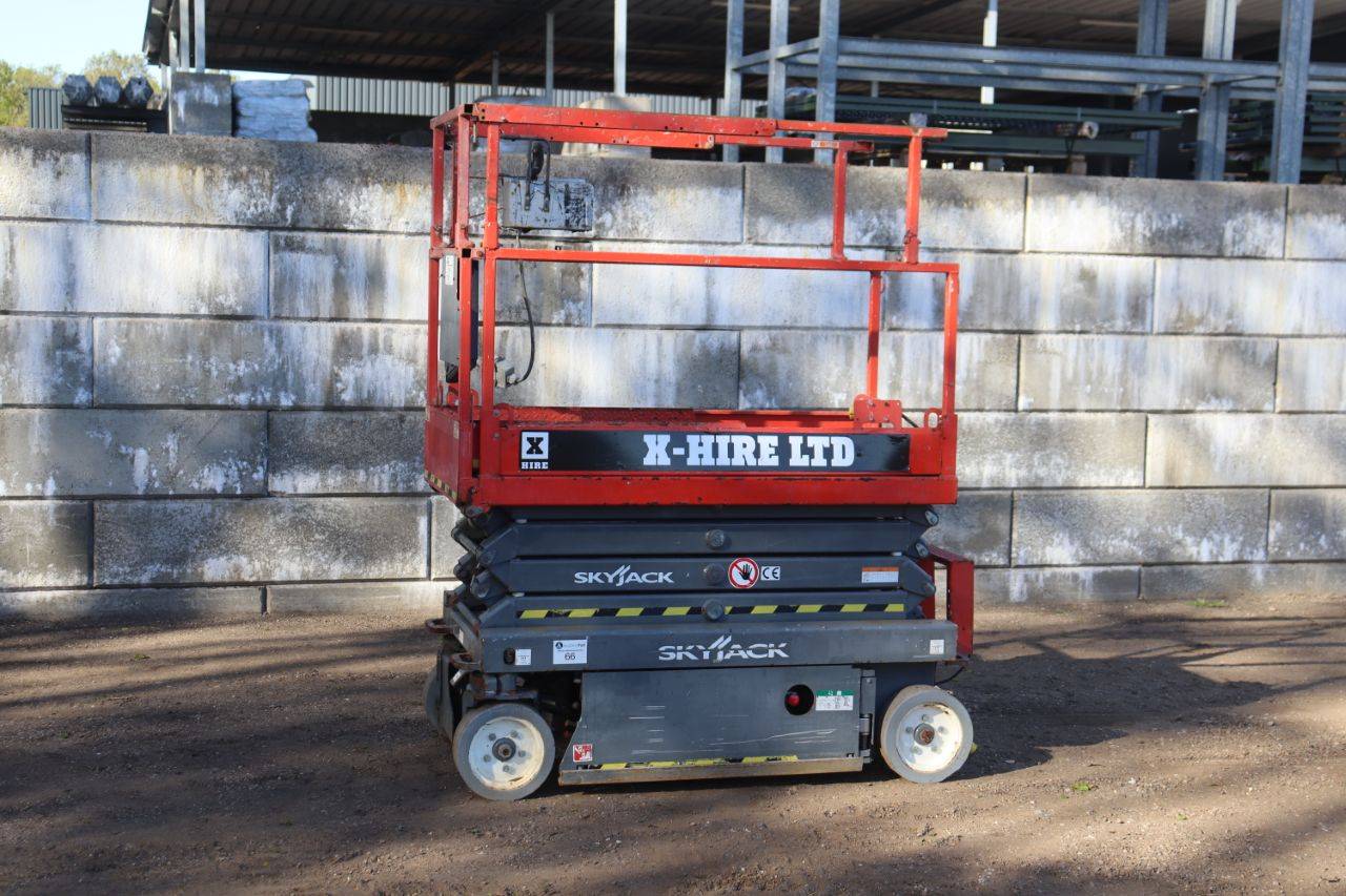 Skyjack SJIII-3219 Electric Scissor Lift 2014