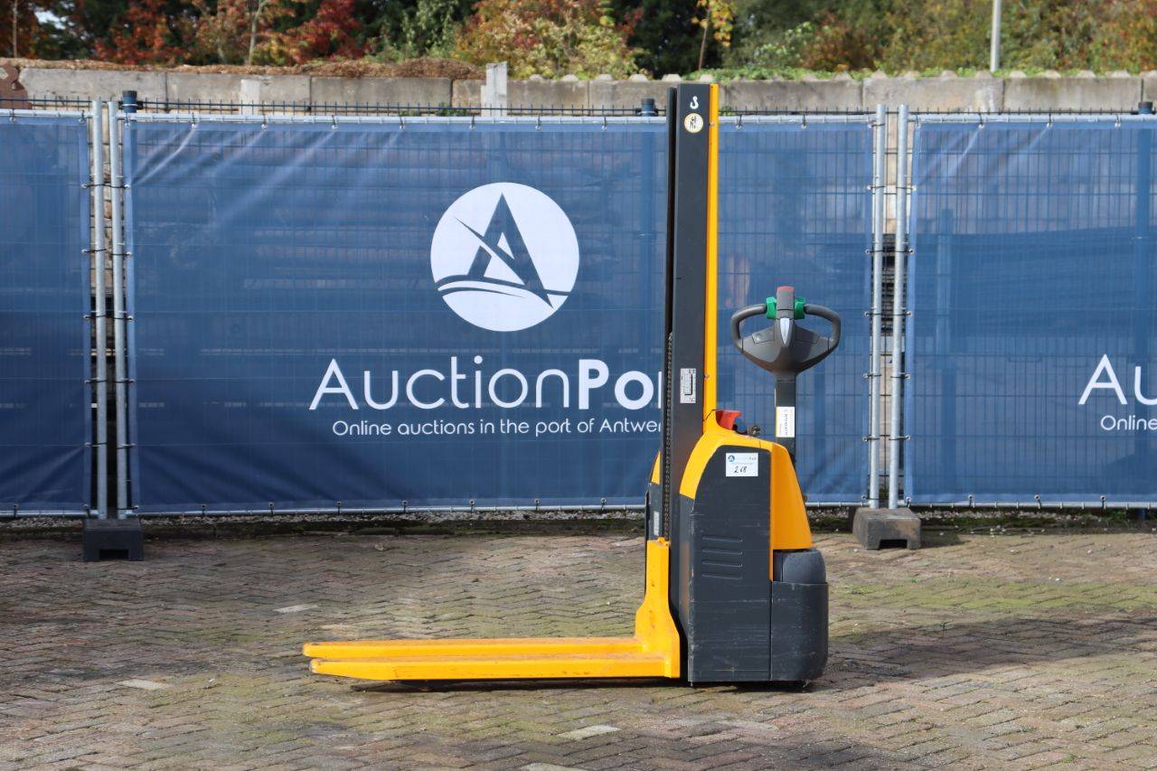 Stacker Jungheinrich EMC 110 Electric 1000kg 1.54m 2013