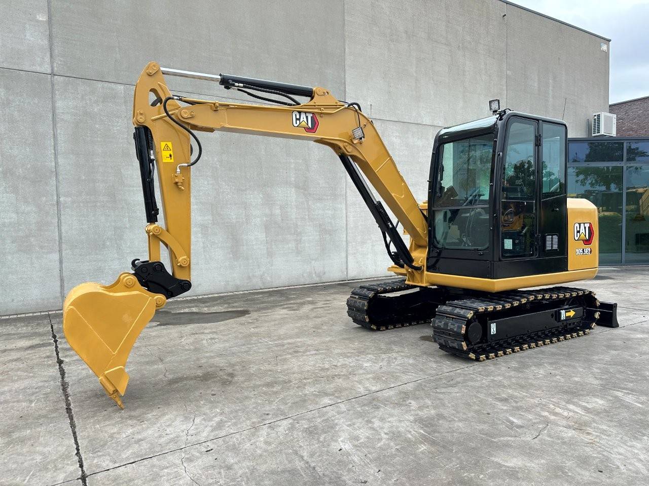 Midi excavator Caterpillar 305.5E2 Diesel 2018